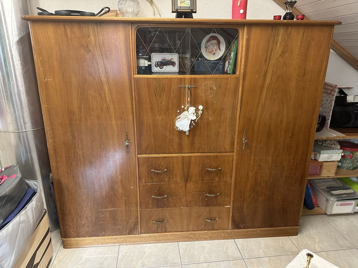 Armadi: Antiker Schrank Liebhaber – Usato da Lupfig venduto da asg_5tqb