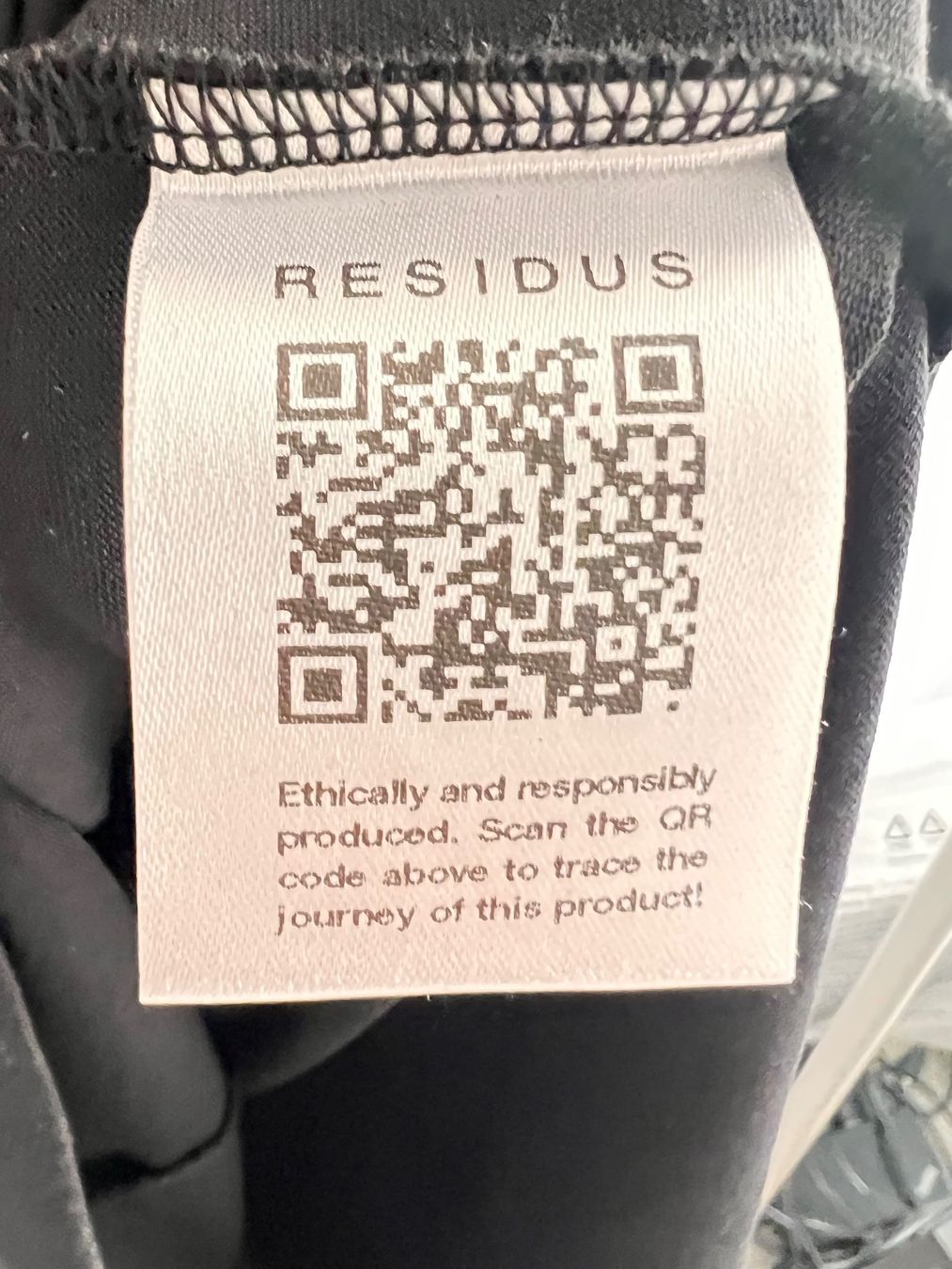 T-shirt: RESIDUS black puff sleeve tee shirt . – Nuovo (secondo la descrizione) da Lausanne venduto da NYC67 4