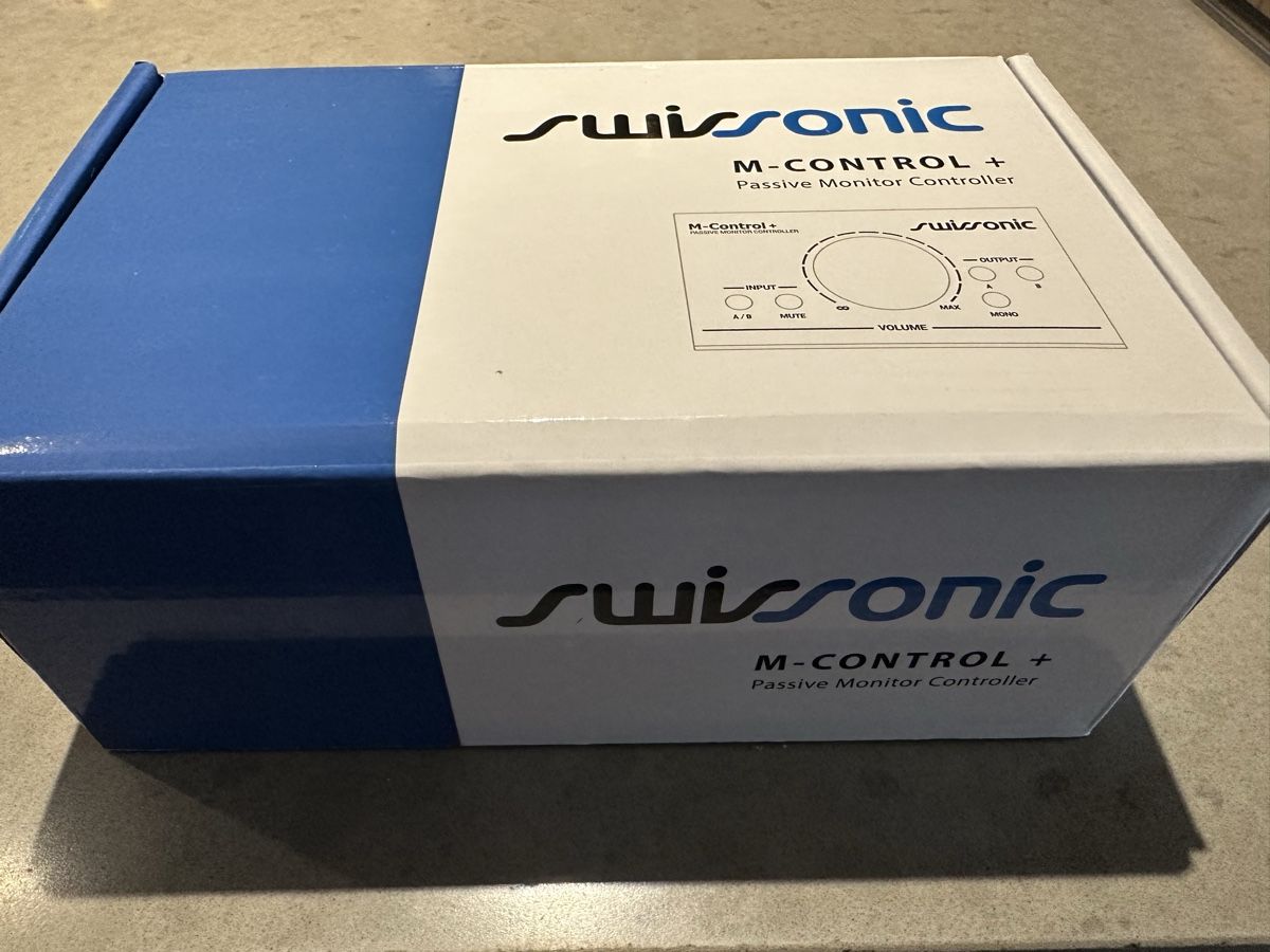 Console di mixaggio: Swissonic M-Control + passive audio monitor controller – Nuovo e nell'imballaggio originale da Russin venduto da applenic 4