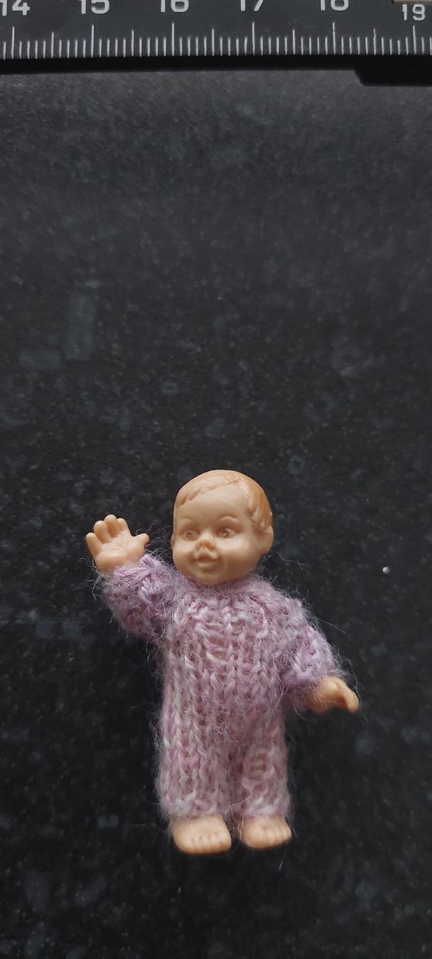 Bambole: 2 Miniatur Puppenstubenpüppchen – Nuovo (secondo la descrizione) da Muri AG venduto da nindo1 7