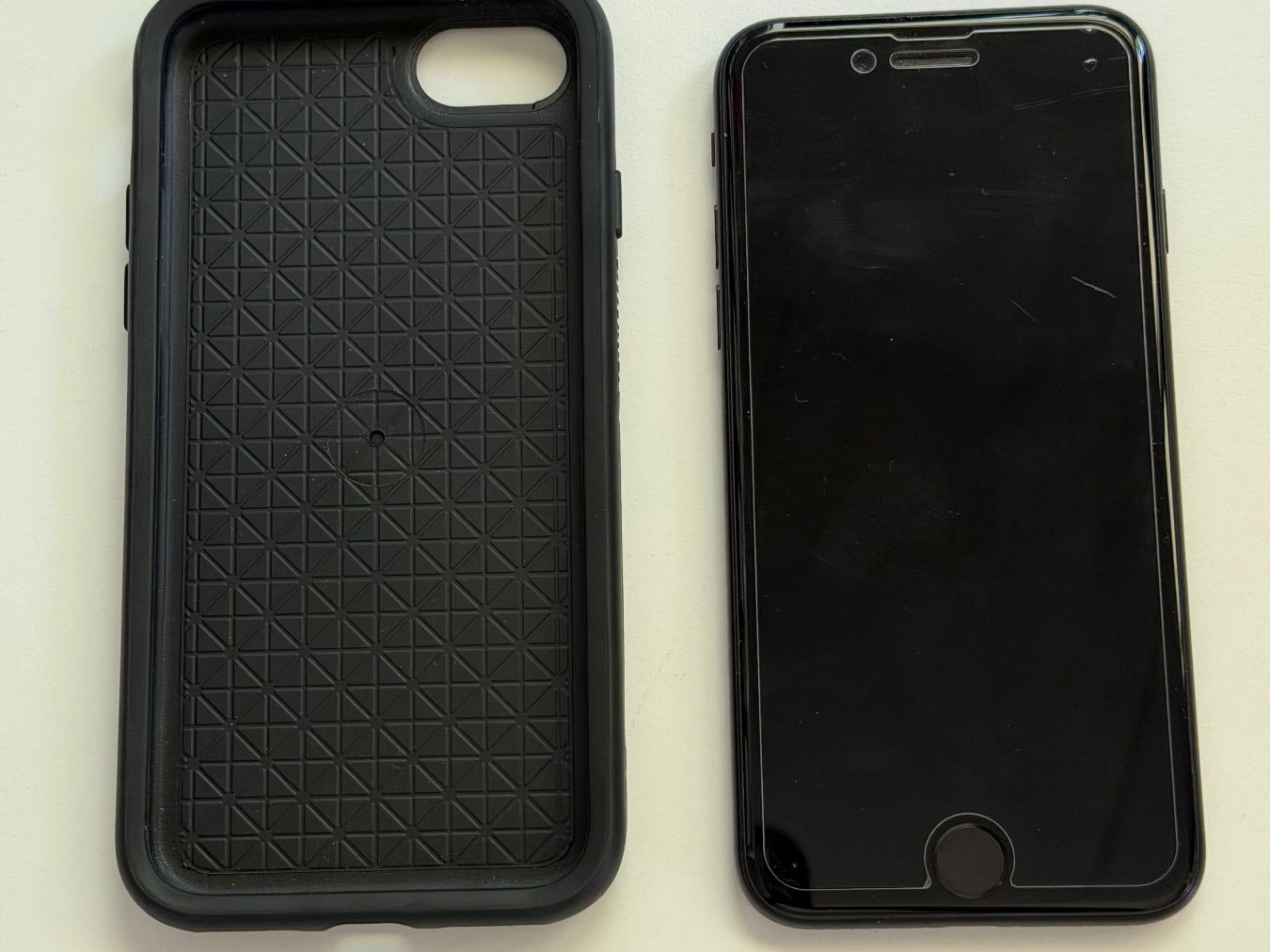 Apple Portables: Apple iPhone SE (2020) Black – D'occasion à versoix par Aess 1