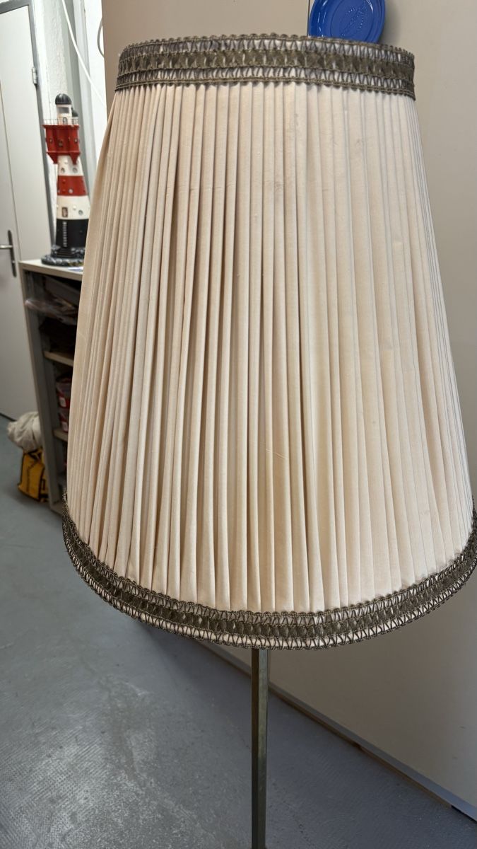Lampade: Antike Stehlampe Messing mit Lampenschirm – Usato da Wollerau venduto da Shaktidream 2