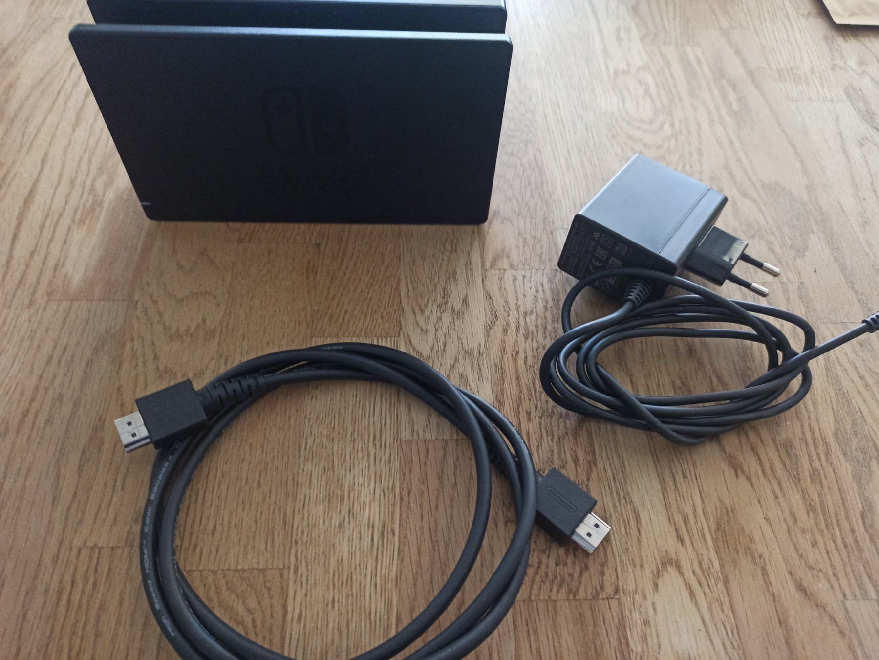 Docking station: Original Nintendo Switch TV-Dockingstation mit Netzteil NSW – Usato da Oberweningen venduto da mar_87mx