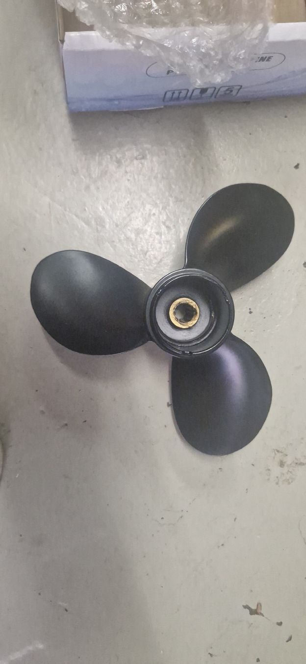 Barche: Aussenboard propeller suzuki 4-6 HP – Nuovo e nell'imballaggio originale da Volketswil venduto da paulr2804 2