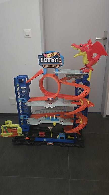 Piste: Hot Wheels City Ultimate Garage mit Drache – Usato da Lippoldswilen venduto da geniong