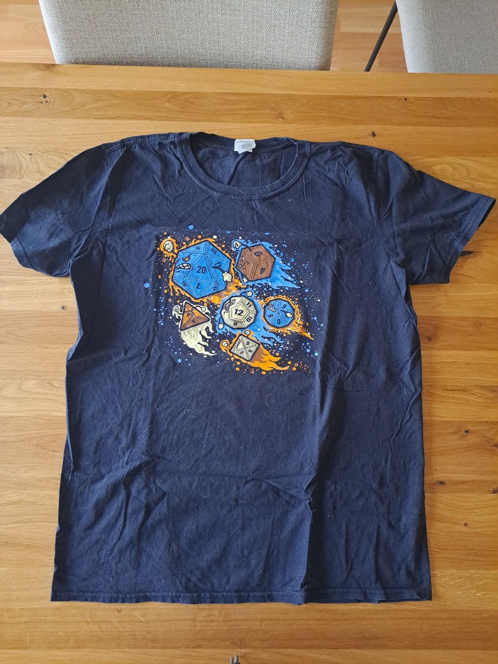 T-shirt: T-Shirt Dungeons and Dragons Grösse L – Usato da Basel venduto da kru_m5x5