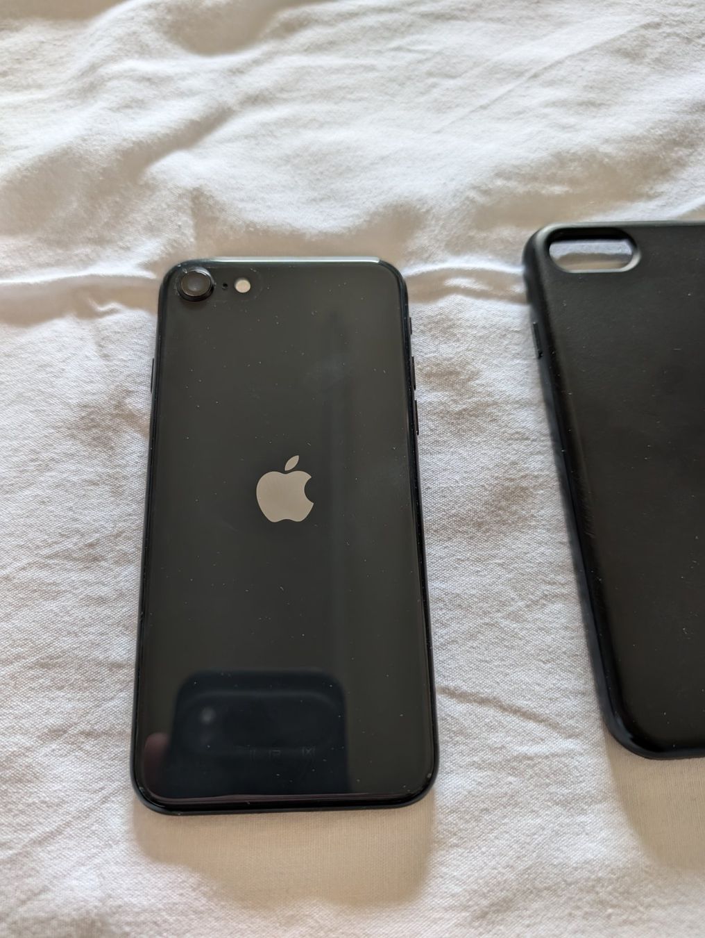 Apple Telefoni cellulari / Smartphones: iPhone SE 2020 64GB – Usato da Ponts-de-Martel venduto da sylvain1811 2