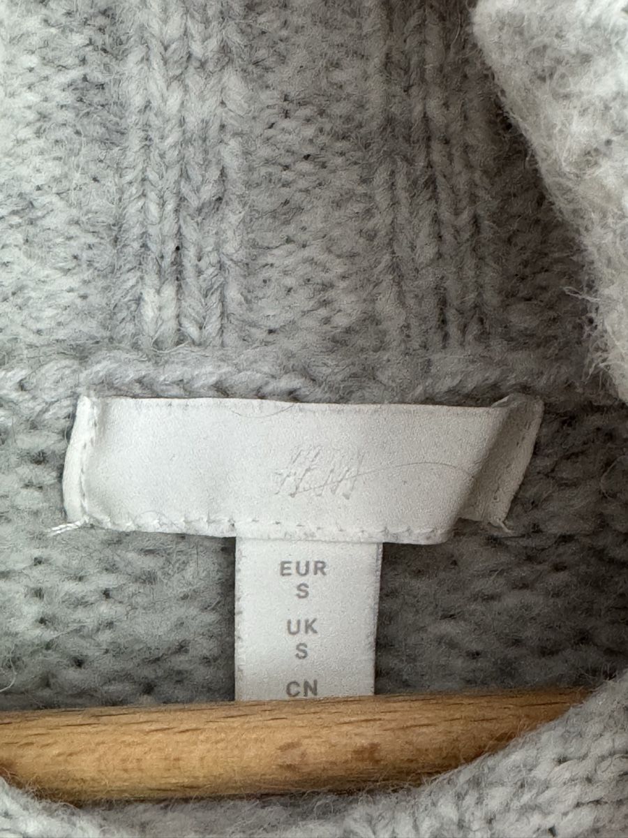H&M Maglioni & Felpe: H&M Grey Turtleneck Sweater - S – Usato da Zürich venduto da pulapula 2