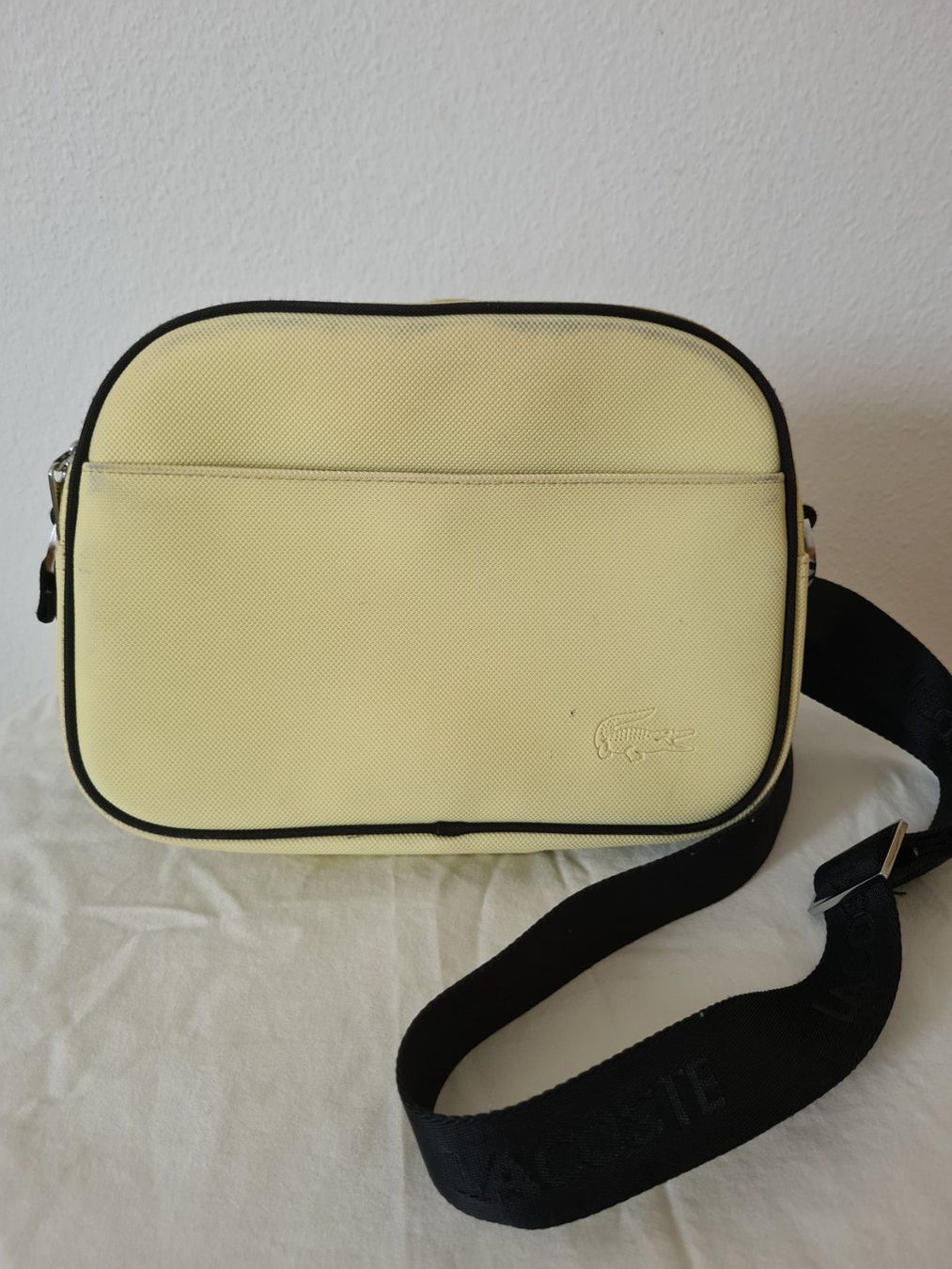 Lacoste Altro in  Abbigliamento & Accessori: Lacoste Sacoche Hellgelb – Gebraucht – Usato da Biel/Bienne venduto da mister1chf