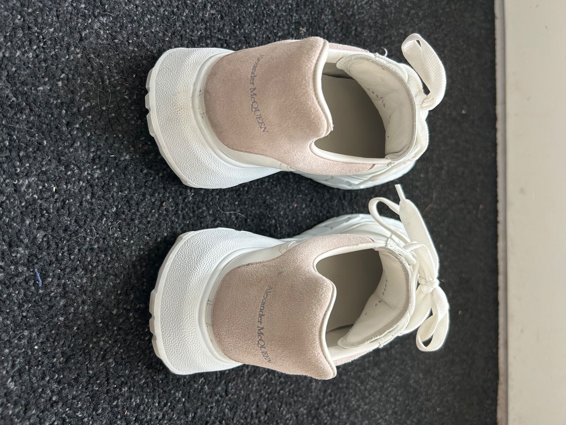 Alexander Mcqueen Scarpe da donna: Alexander McQueen Sneaker weiss, Grösse 39, neuwertig – Usato da Allschwil venduto da Stini 2