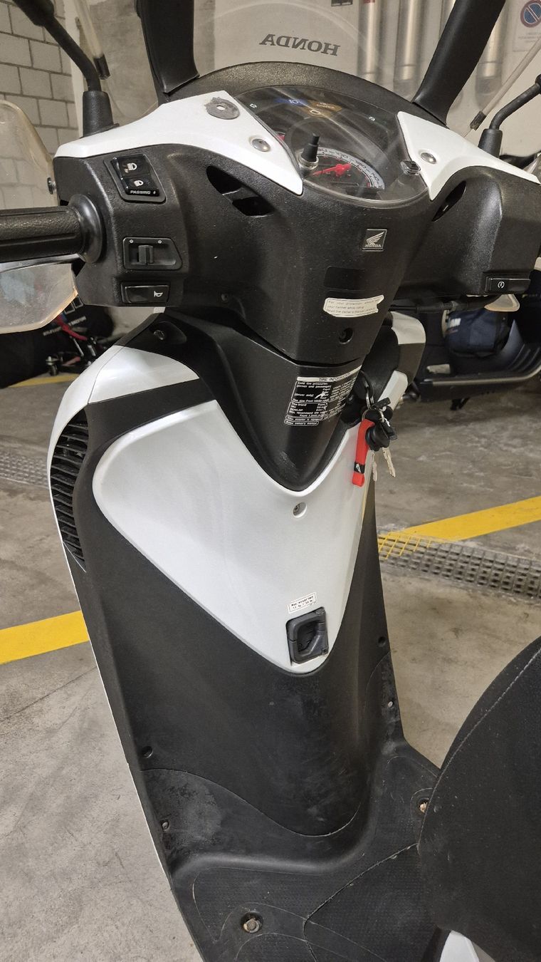 Honda Scooter: Scooter Honda SH 125 – Usato da Agra venduto da edika00 8