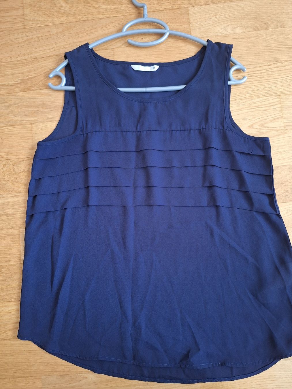 Only Blusen: Dunkelblaue Bluse von Only, Grösse 38 – Gebraucht aus Jona von Limaji