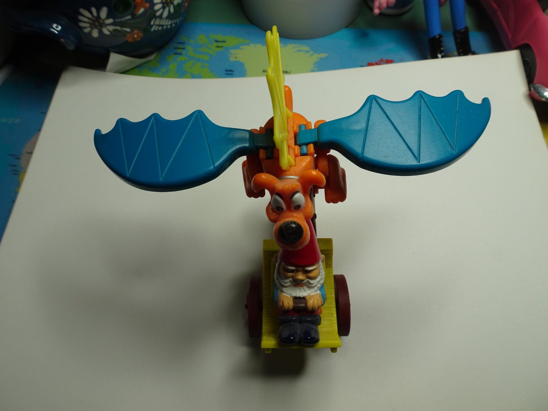 Figuren: Spielzeug Drache mit Gartenzwerg,  Ü-Ei Figur Comics – Gebraucht aus Schönenwerd von schnitzunddrunter