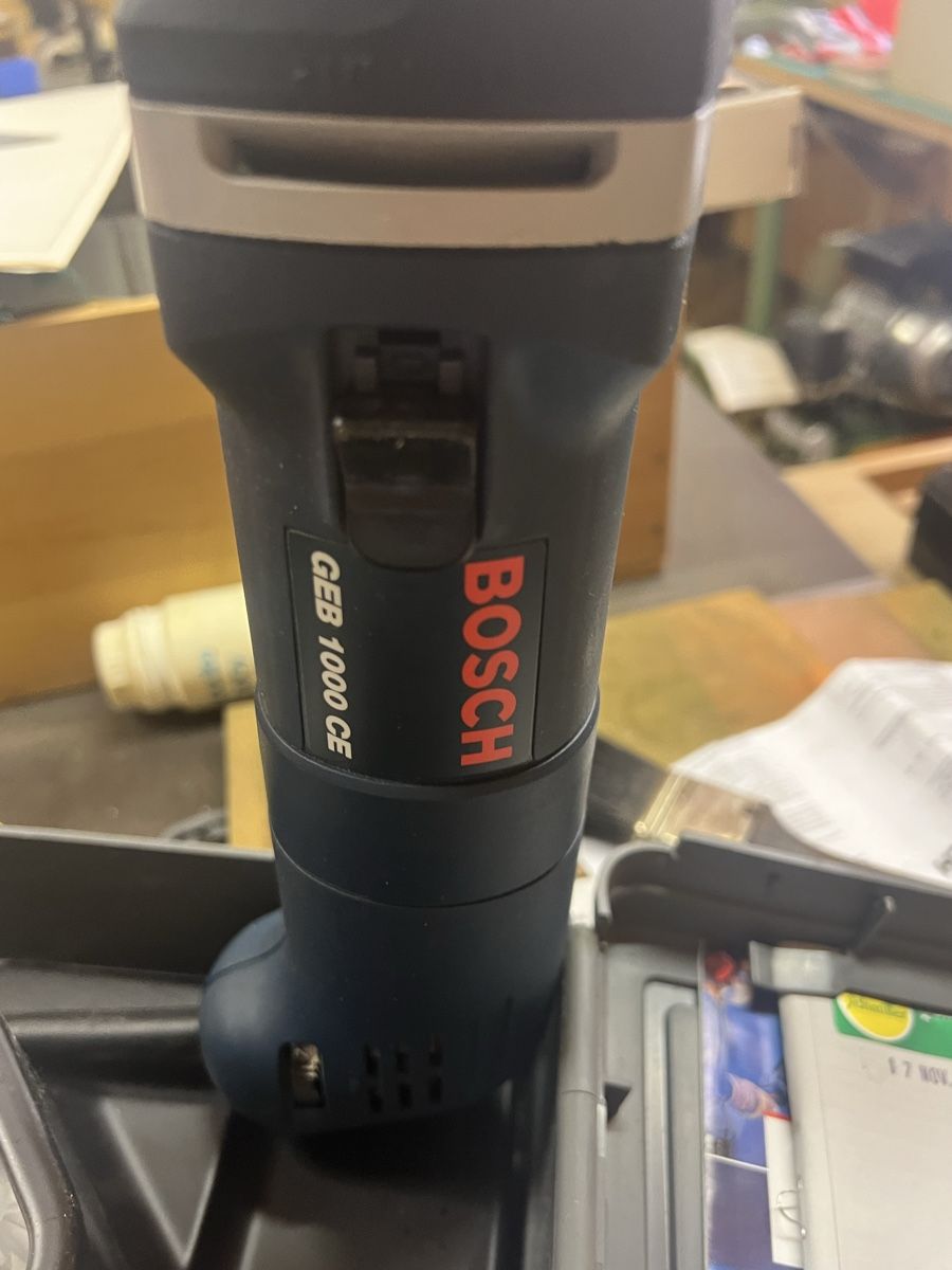 Bosch Schleifen & Polieren: BOSCH GEB 1000 CE ponceuse avec accessoires dans mallette – Gebraucht aus Fully von mouflette17 1