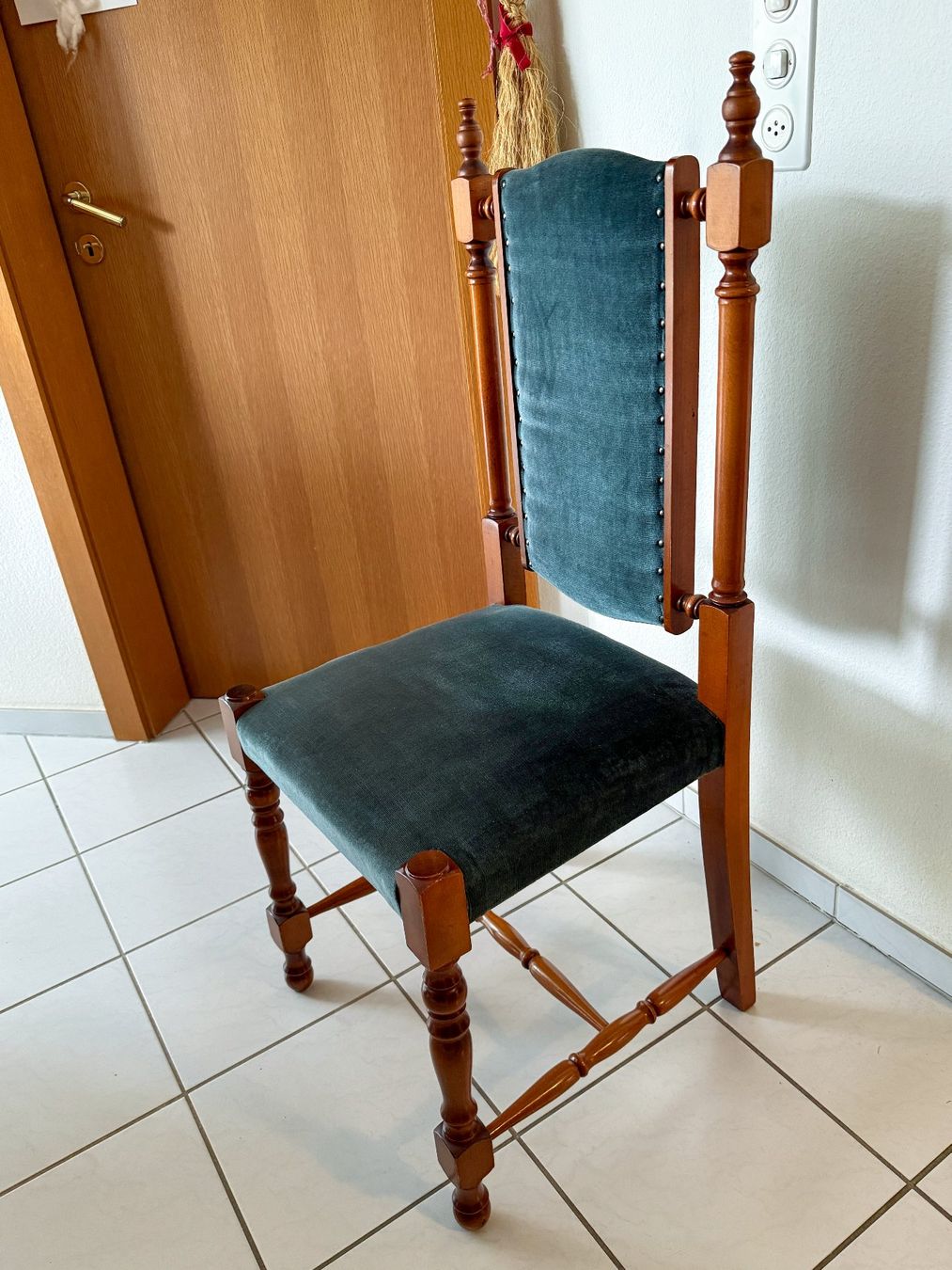 Set di tavolo e panche: Edler Holz Esstisch mit 6 Stühlen – Usato da Stein AG venduto da Svenbobo 3
