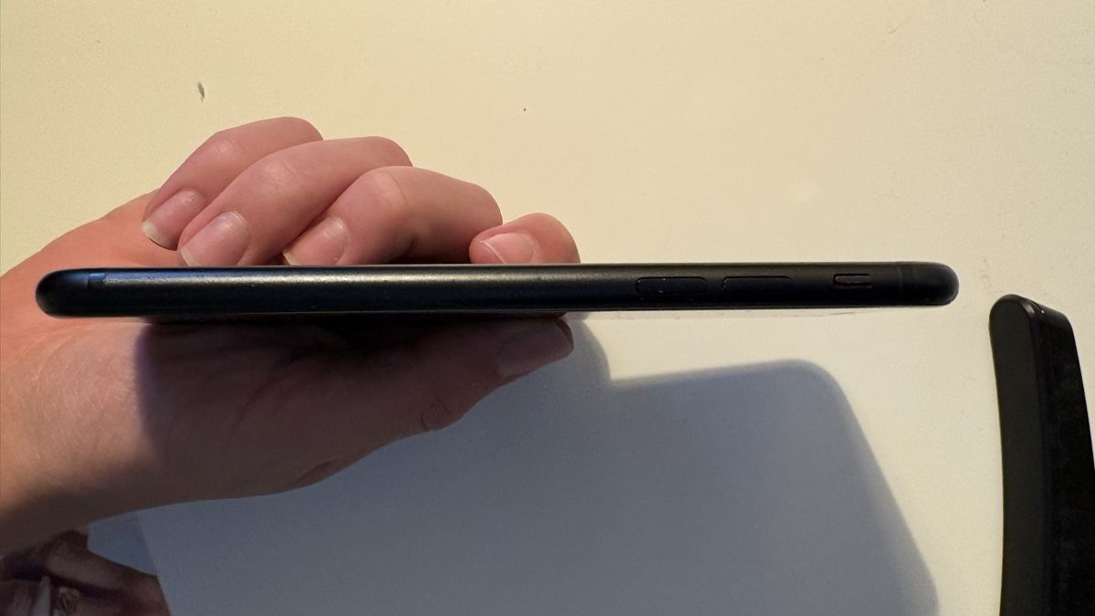 Apple Telefoni cellulari / Smartphones: iPhone 7 schwarz 32GB inkl. Ladekabel – Usato da Bichwil venduto da lau_b872 3