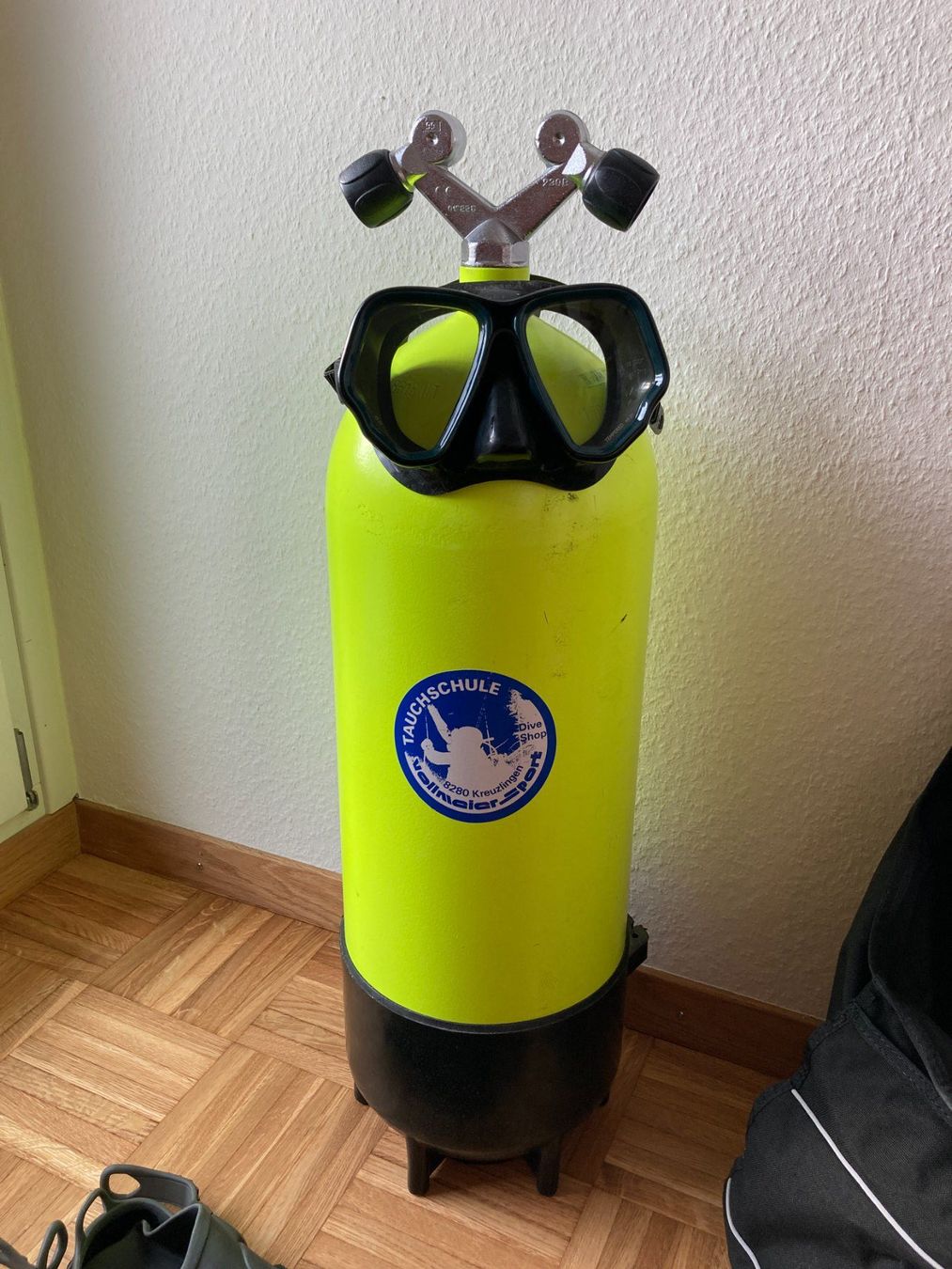 Mute per immersioni: Tauchausrüstung komplett – Usato da Basel venduto da edy_78pd