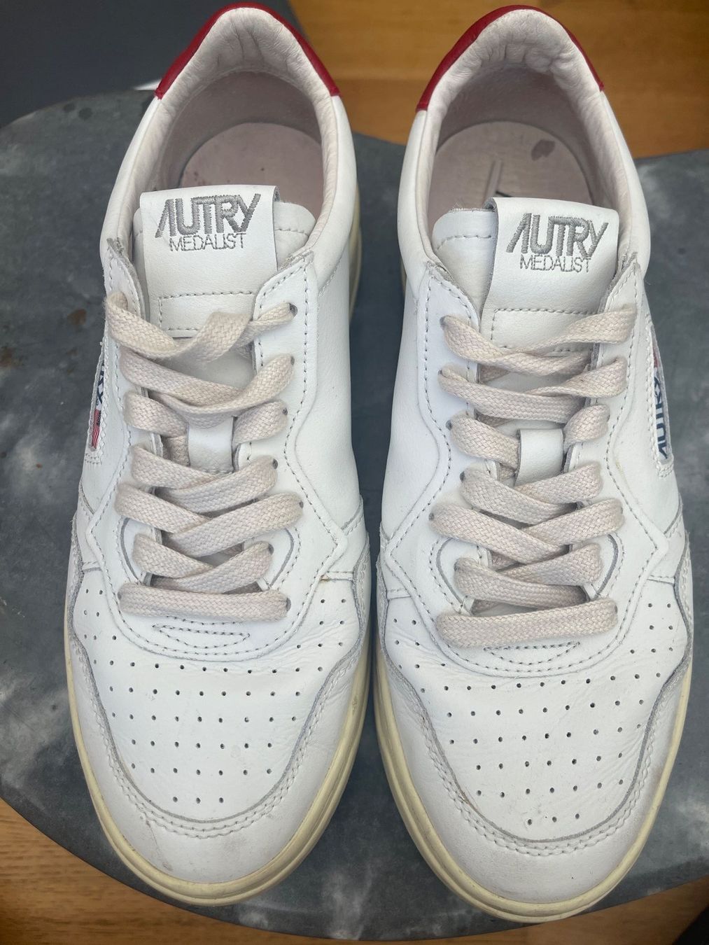 Herrenschuhe: Sneaker Autry Medalist 41 – Gebraucht aus Dielsdorf von nicolicious 1