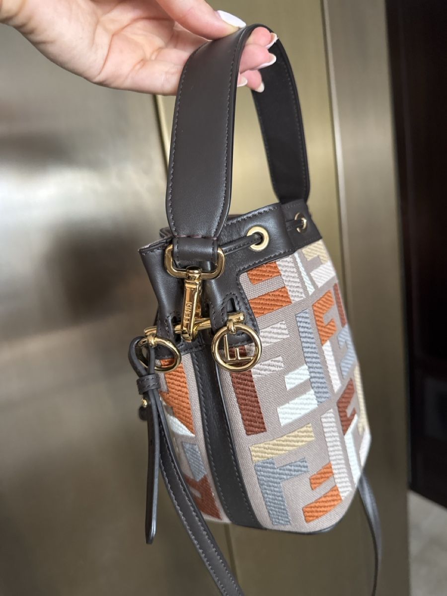 Fendi Borse da donna: Fendi Mon Tresor Mini Bucket Bag FF Jacquard Multicolor – Nuovo (secondo la descrizione) da Zürich venduto da lau_5k8b 3