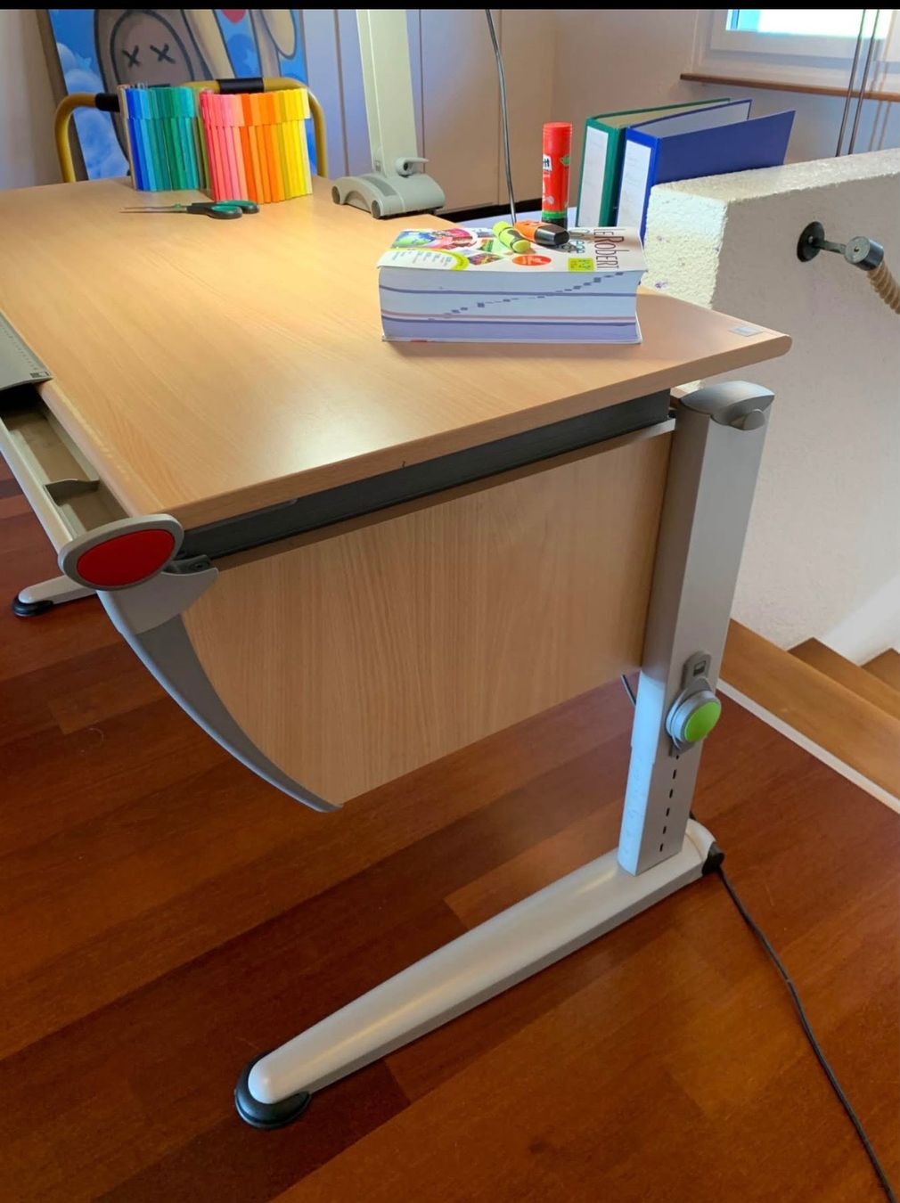 Moll Schreibtische: Ensemble de bureau enfant réglable Moll – Gebraucht aus Bevaix von Androuss 1