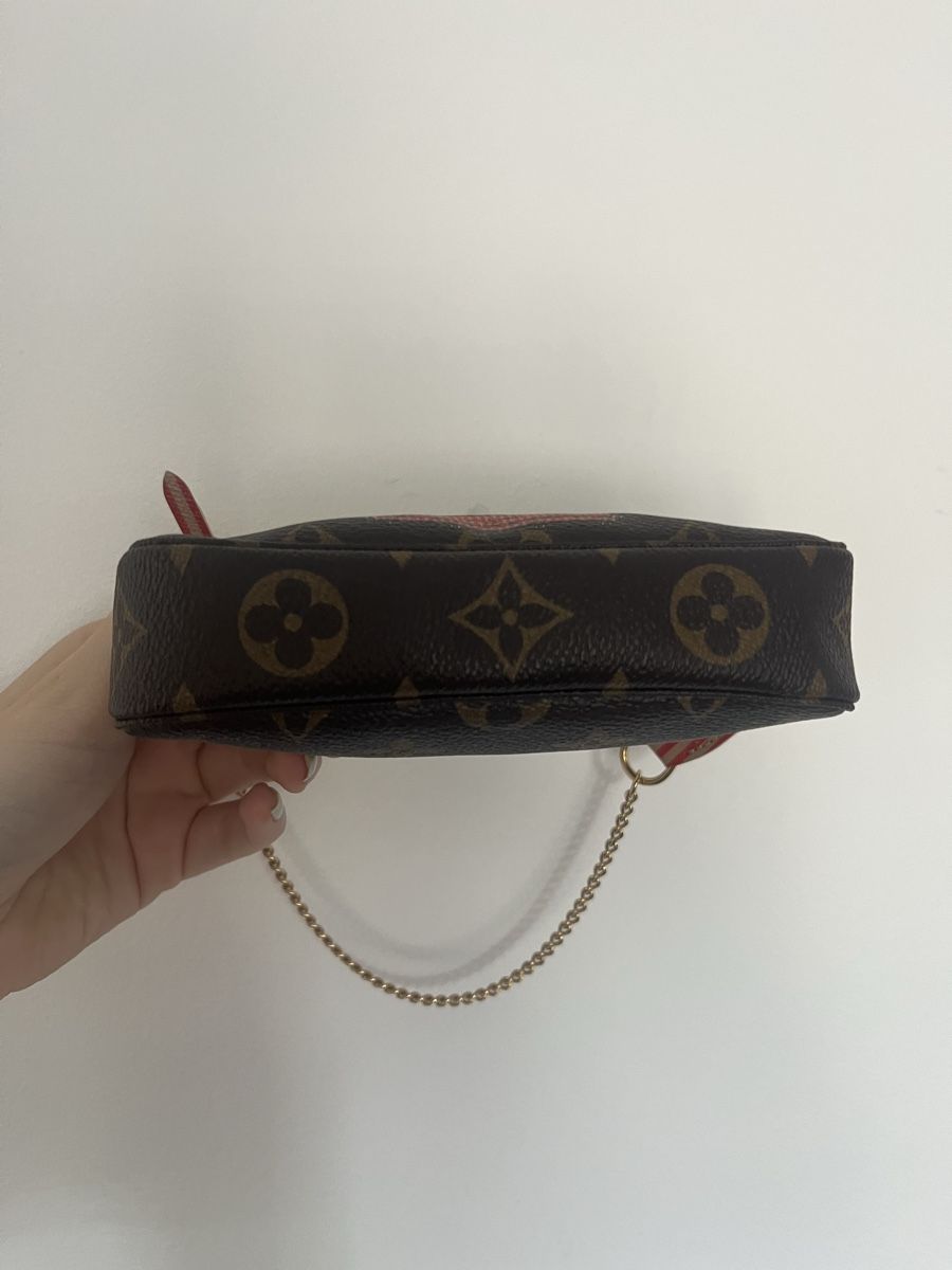 Louis Vuitton Sacs femmes: Louis Vuitton Pochette Accessoire  – Neuf (Voir description) à Oberarth par pau_h8rf 8