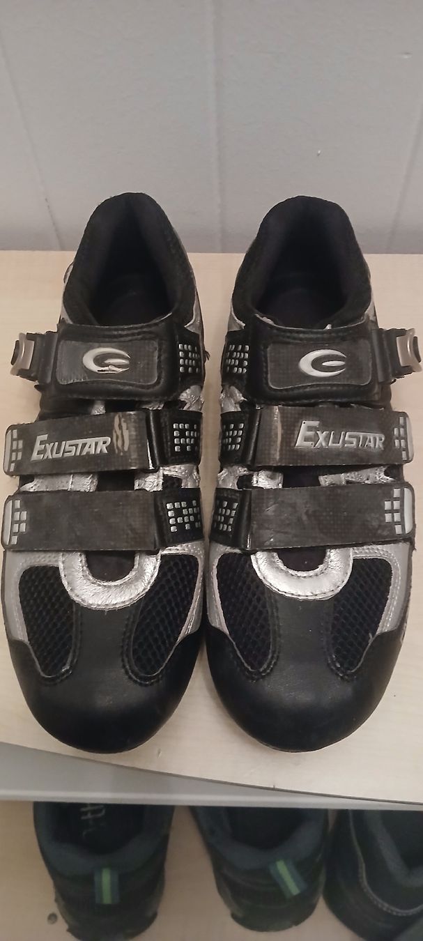 Scarpe da uomo: Exustar Carbon Veloschuhe, Gr. 42 – Usato da Kriens venduto da BenjaminsTokey