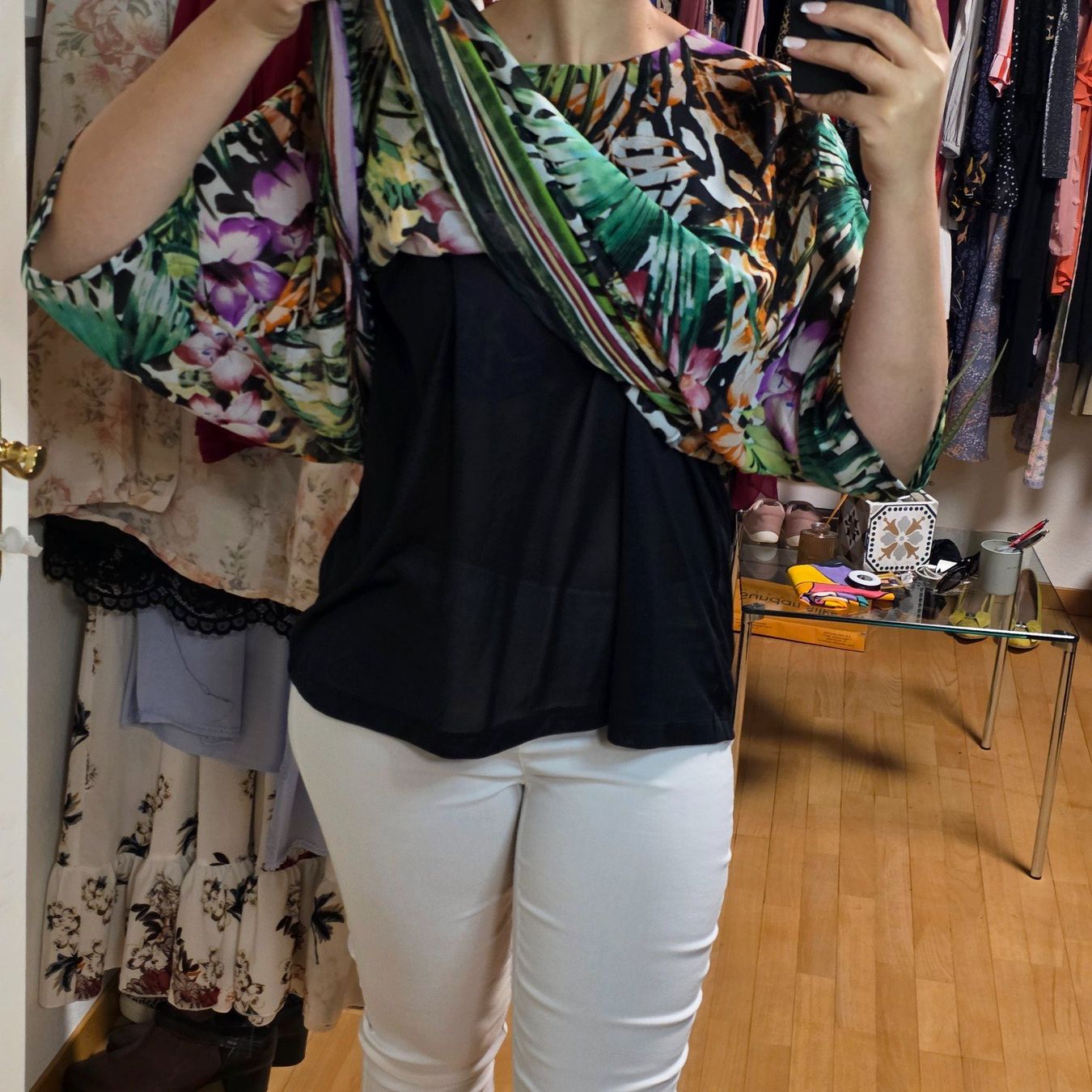Chemisiers: Sommerliche Bluse mit Blumenmuster Gr. L/XL – D'occasion à Wald ZH par CapLux 2