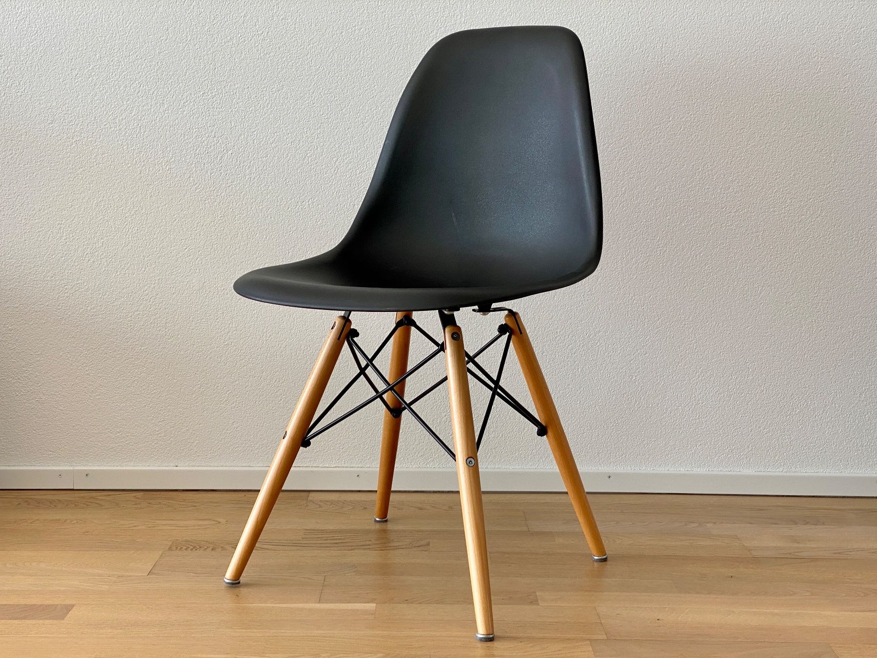 Sedie: Vitra Eams Chair replica – Usato da Derendingen venduto da Rico_90