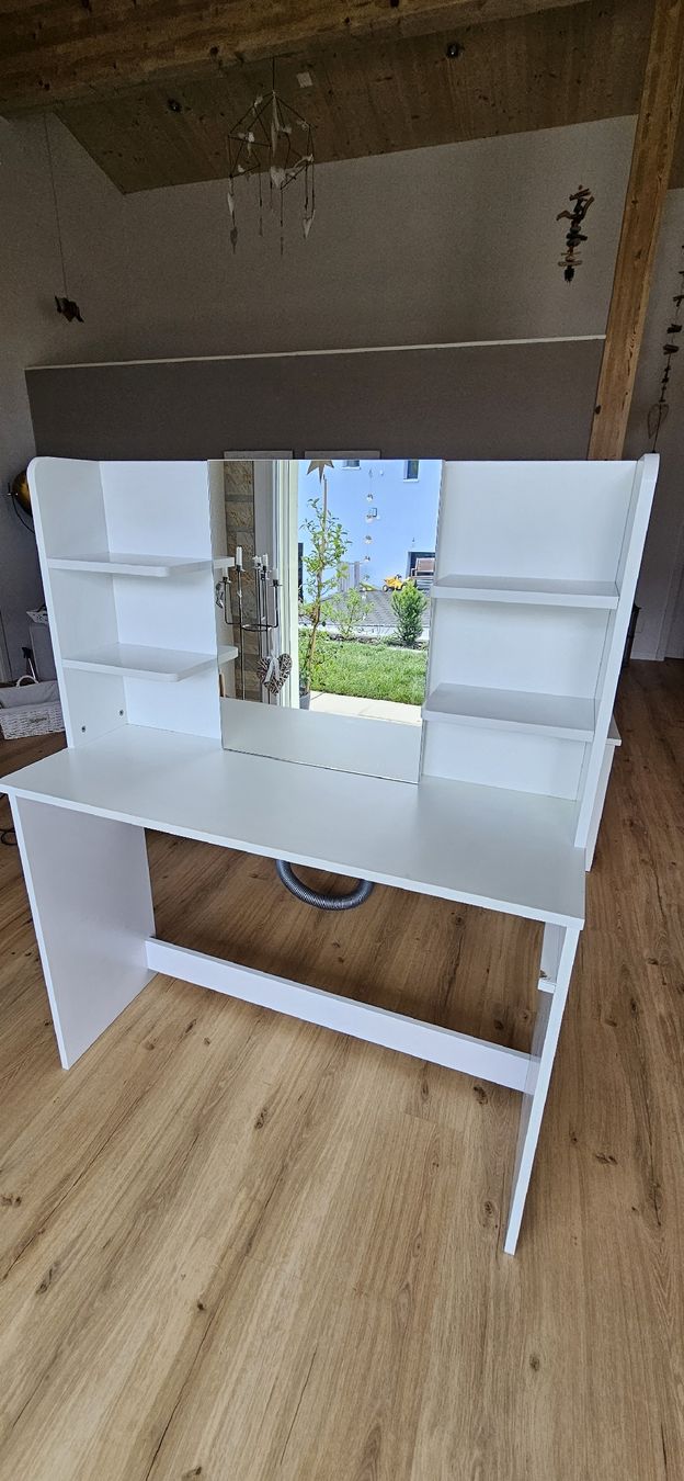 Tavoli da trucco: Schminktisch – Usato da Dürrenäsch venduto da S.Sommerhalder74
