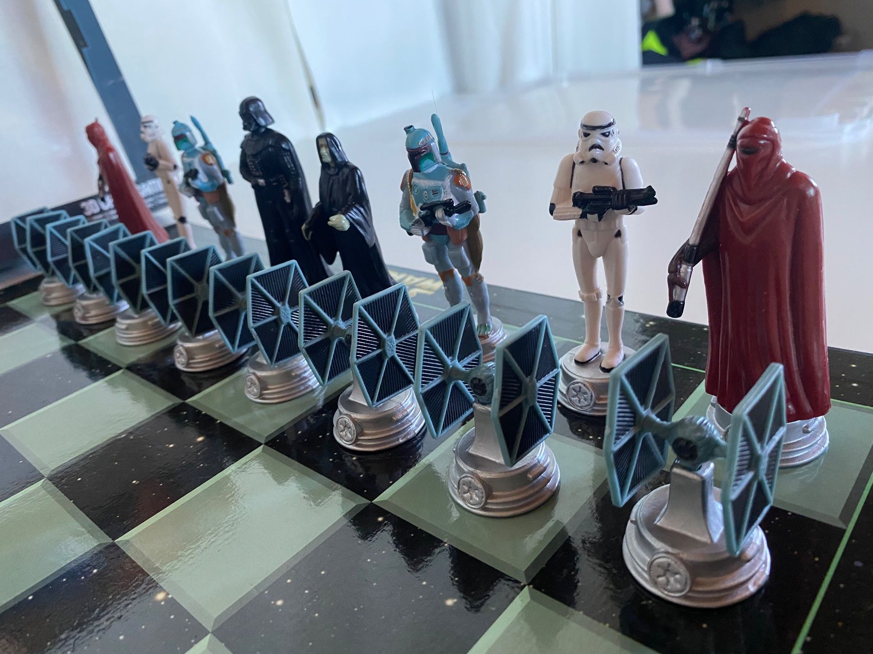 Giochi: Jeu d'echec 'STAR WARS' – Usato da St-Prex venduto da Okoala 4
