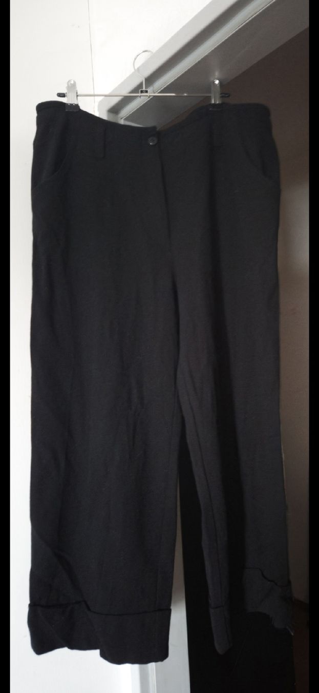Pantalons: SULU schöne Hose Gr  3 – D'occasion à Frenkendorf par Moon111