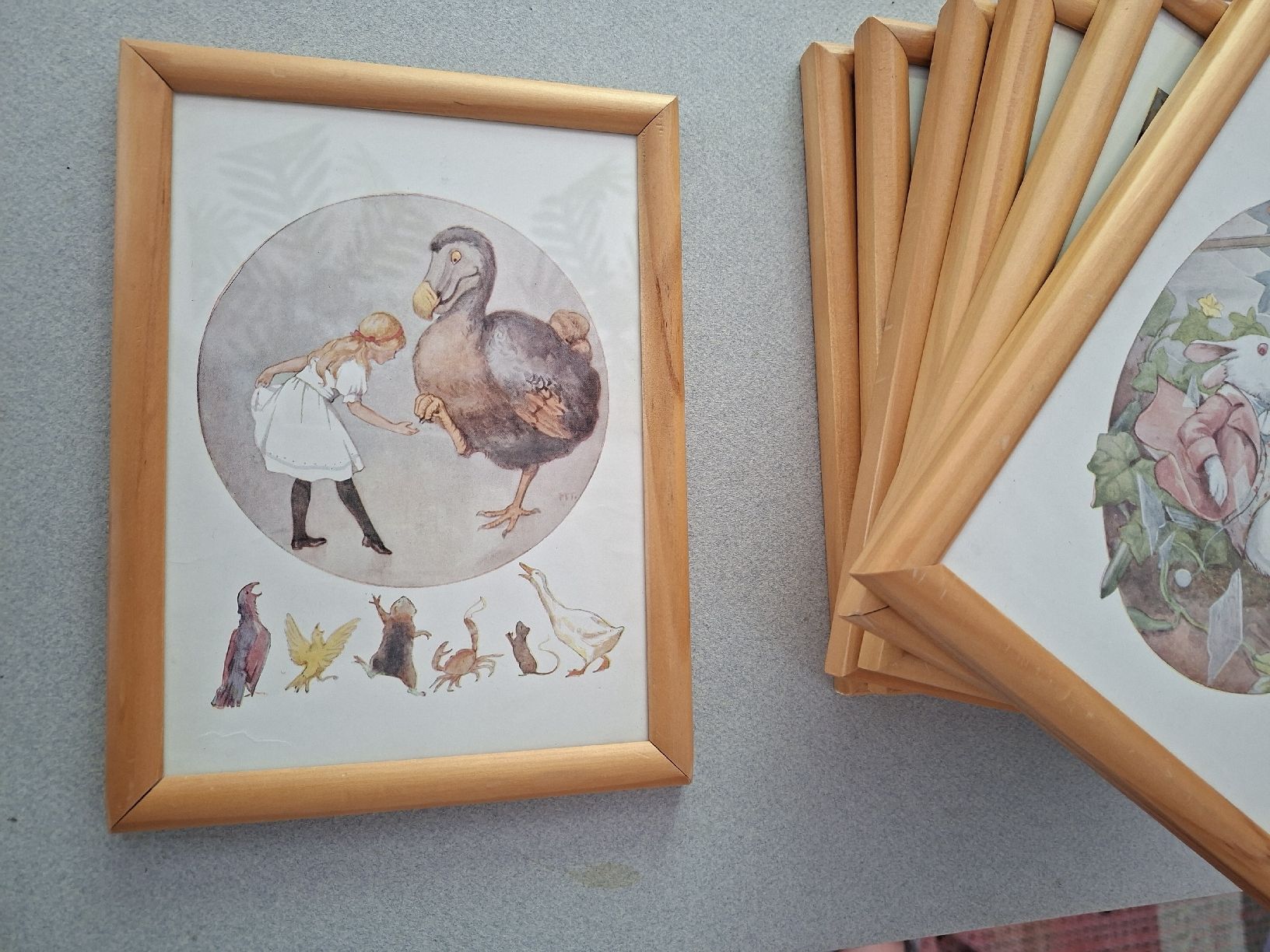 Gemälde: Alice in Wonderland Gemälde Set – Gebraucht aus Bremgarten b. Bern von nadine.k 6