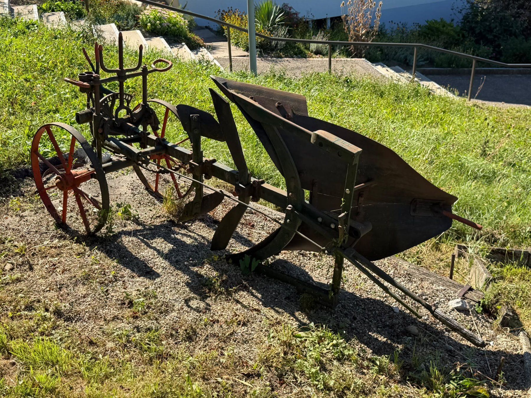 Aratri: Historischer Pflug "Allamand Ballens" – Usato da Wettswil venduto da Gecko0809 1