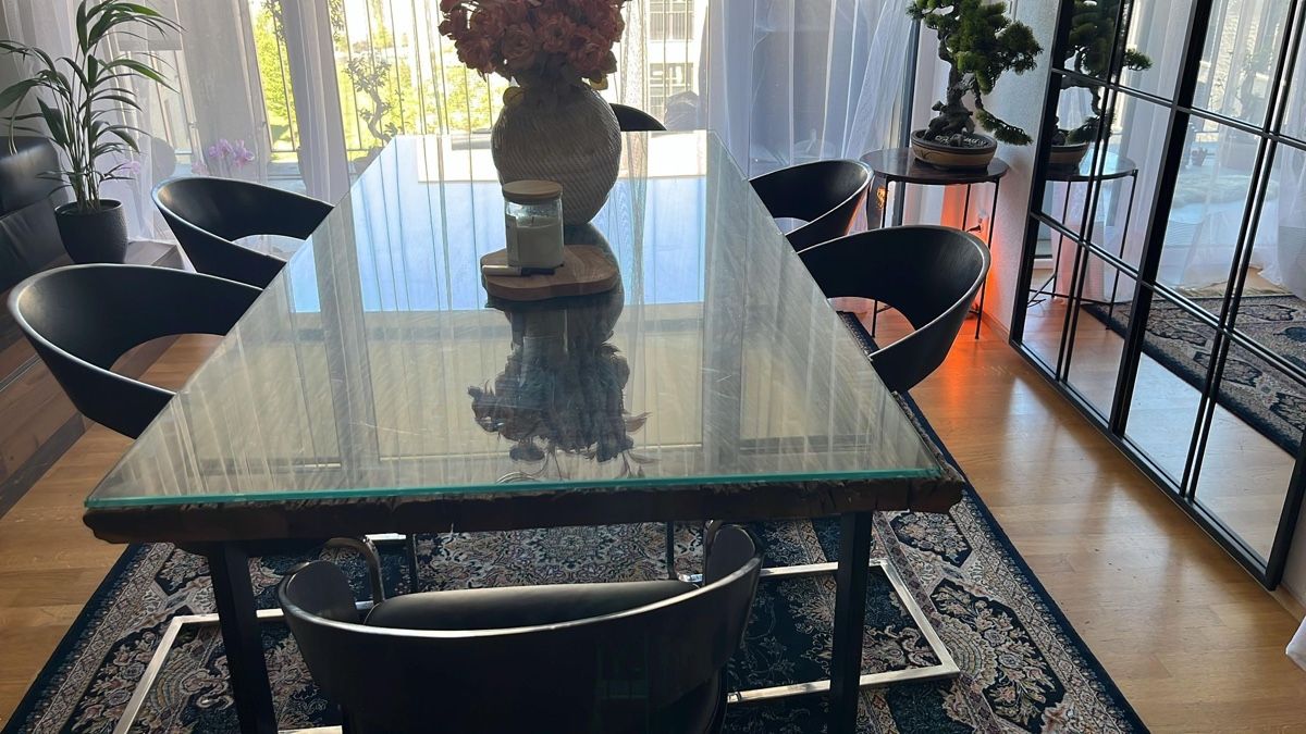 Tische: Esstisch Eichelholz mit Sicherheitsglas – Gebraucht aus Bülach von asy_v9jt 2
