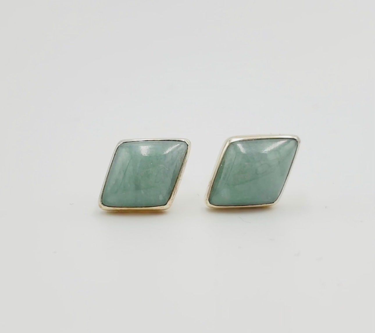Orecchini pendenti & Orecchini a lobo: Ohrstecker aus Jade – Nuovo e nell'imballaggio originale da Ruggell venduto da JadeShop