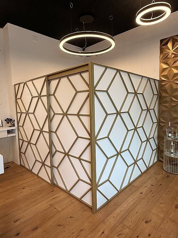 Allestimento di negozi e stand fieristici: Abtrennwand mit Schiebetür – Usato da Luzern venduto da e_r_s98p 1