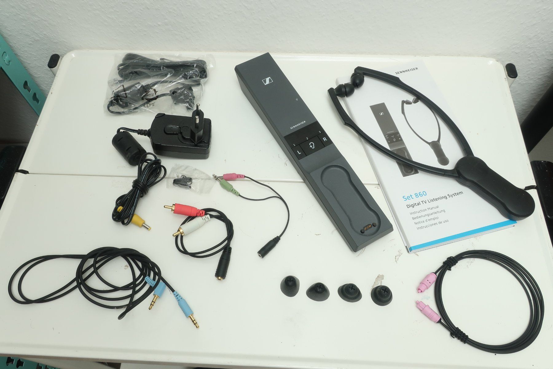 Sennheiser Cuffie: Digital Sennheiser Set 860 wireless TV Kopfhörer – Usato da Zürich venduto da dnk_nrd8 3