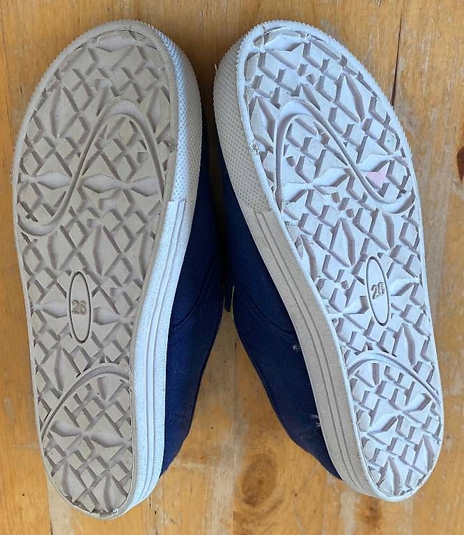 Scarpe per ragazzi: Hausschuhe 26 – Usato da Fehren venduto da Flugzeug1177 1