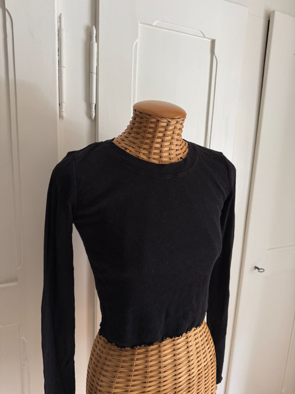 T-shirt: FOREVER 21 - Langarmshirt schwarz gerippt S – Usato da Zürich venduto da Diazaio 1