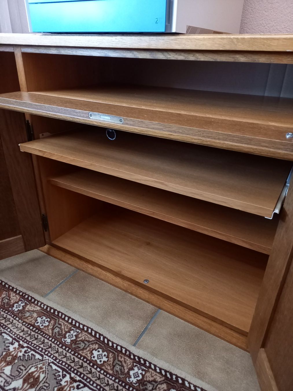 Mobili TV: Sideboard / Kommode – Usato da Frasnacht venduto da 93Fraga 1