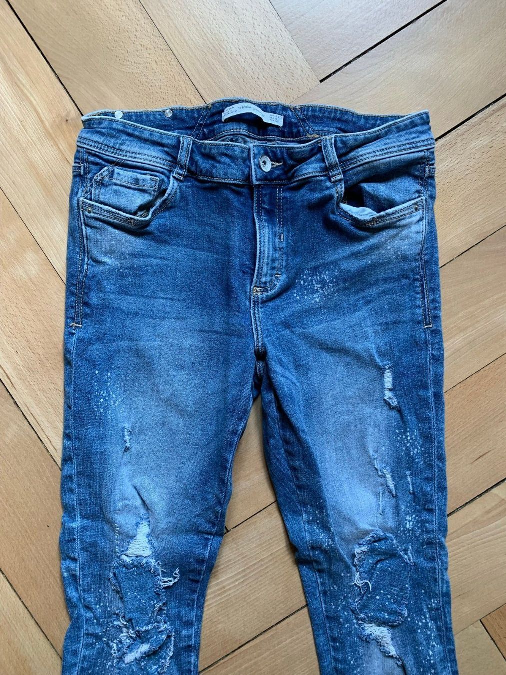 Zara Jeans: ZARA - Destroyed Jeans blau 40 – Gebraucht aus Zürich von Diazaio 1