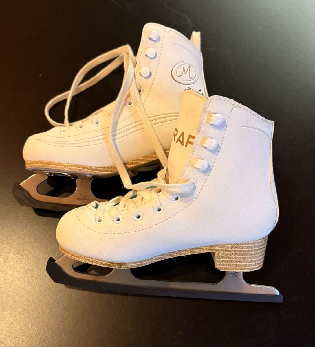 Graf Pattini da ghiaccio: Patins à glace taille 31/32 – Usato da Renan BE venduto da atila08 2