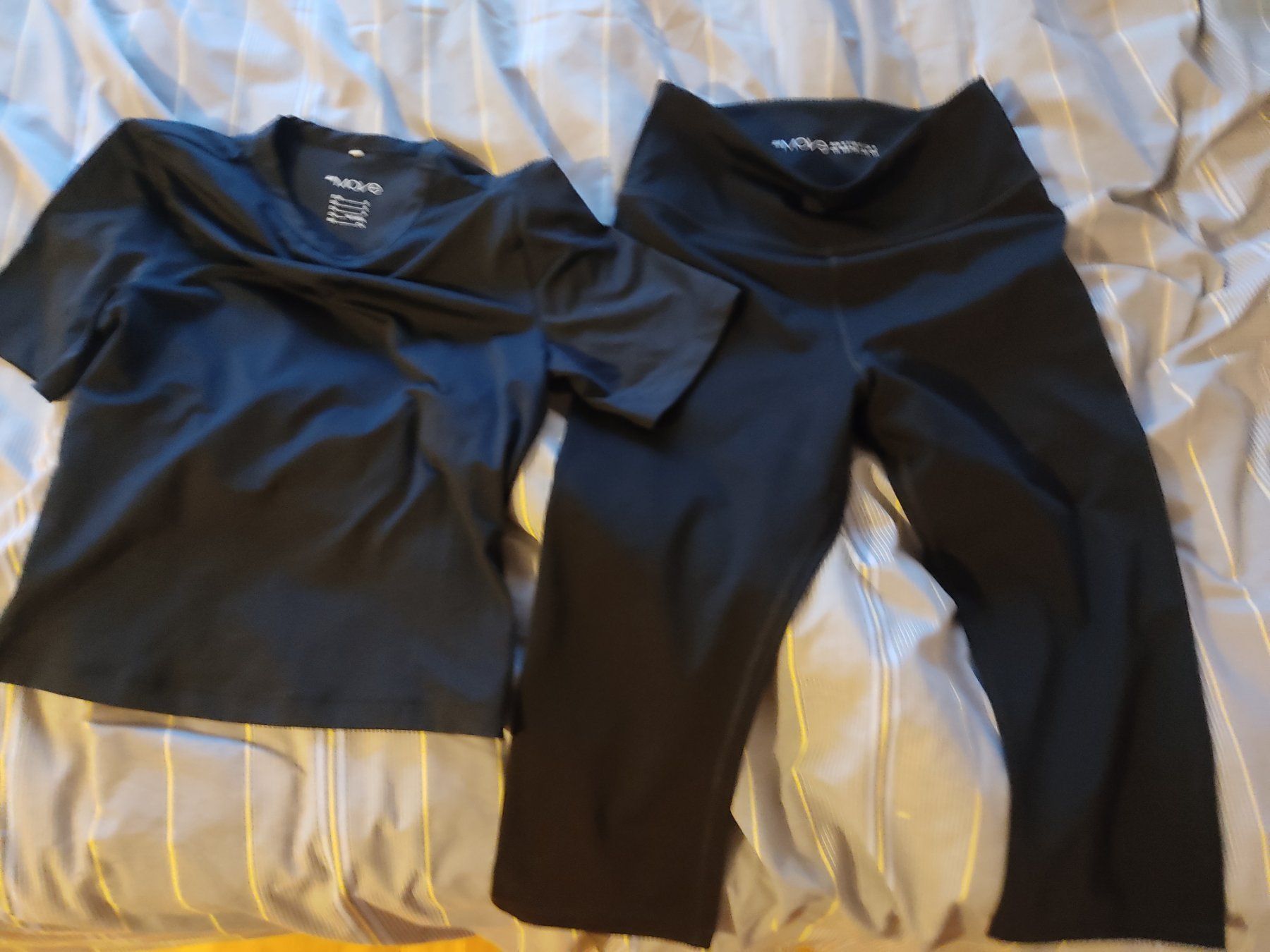 Lotti & Set di vestiti: Ensemble de sport noir, taille S – Nuovo (secondo la descrizione) da Bern venduto da Celinesim99