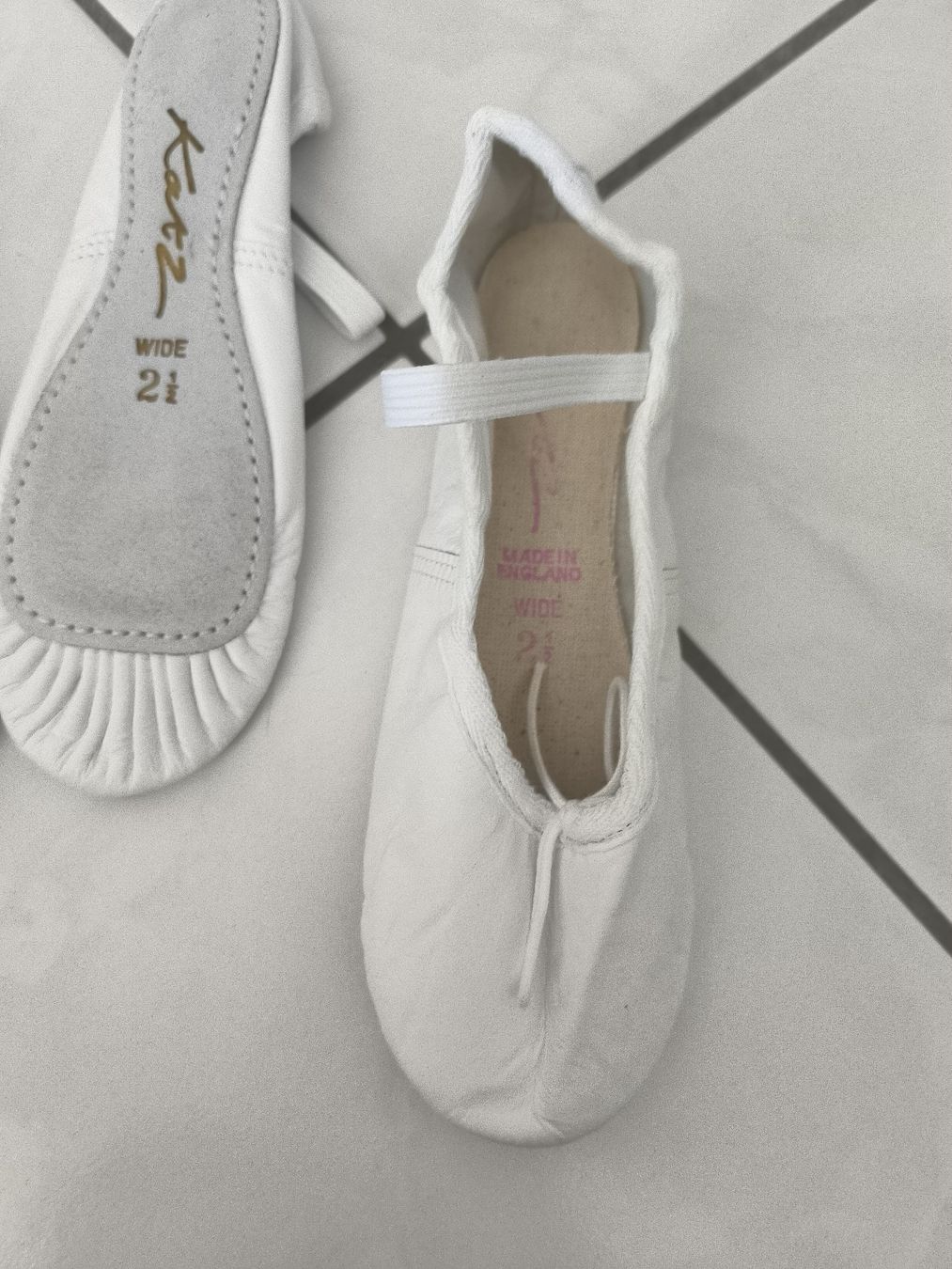 Scarpe per ragazze: Weisse Leder Ballettschuhe, Grösse 2-2 1/2 – Usato da Thun venduto da Neya_12 1