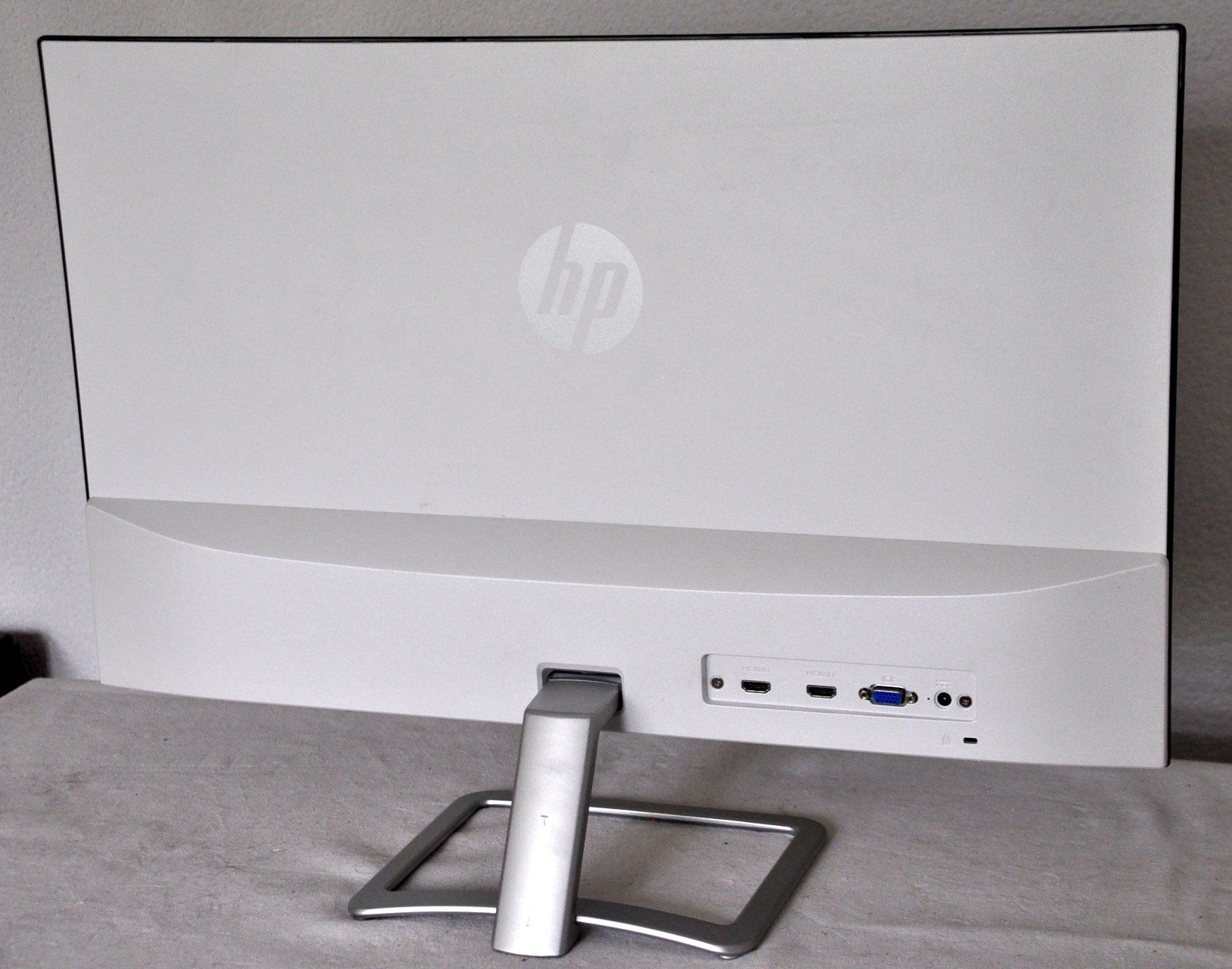 Hewlett Packard Monitor: Monitor HP 27er IPS  moniteur 27" – Usato da Collonges venduto da arashee 6