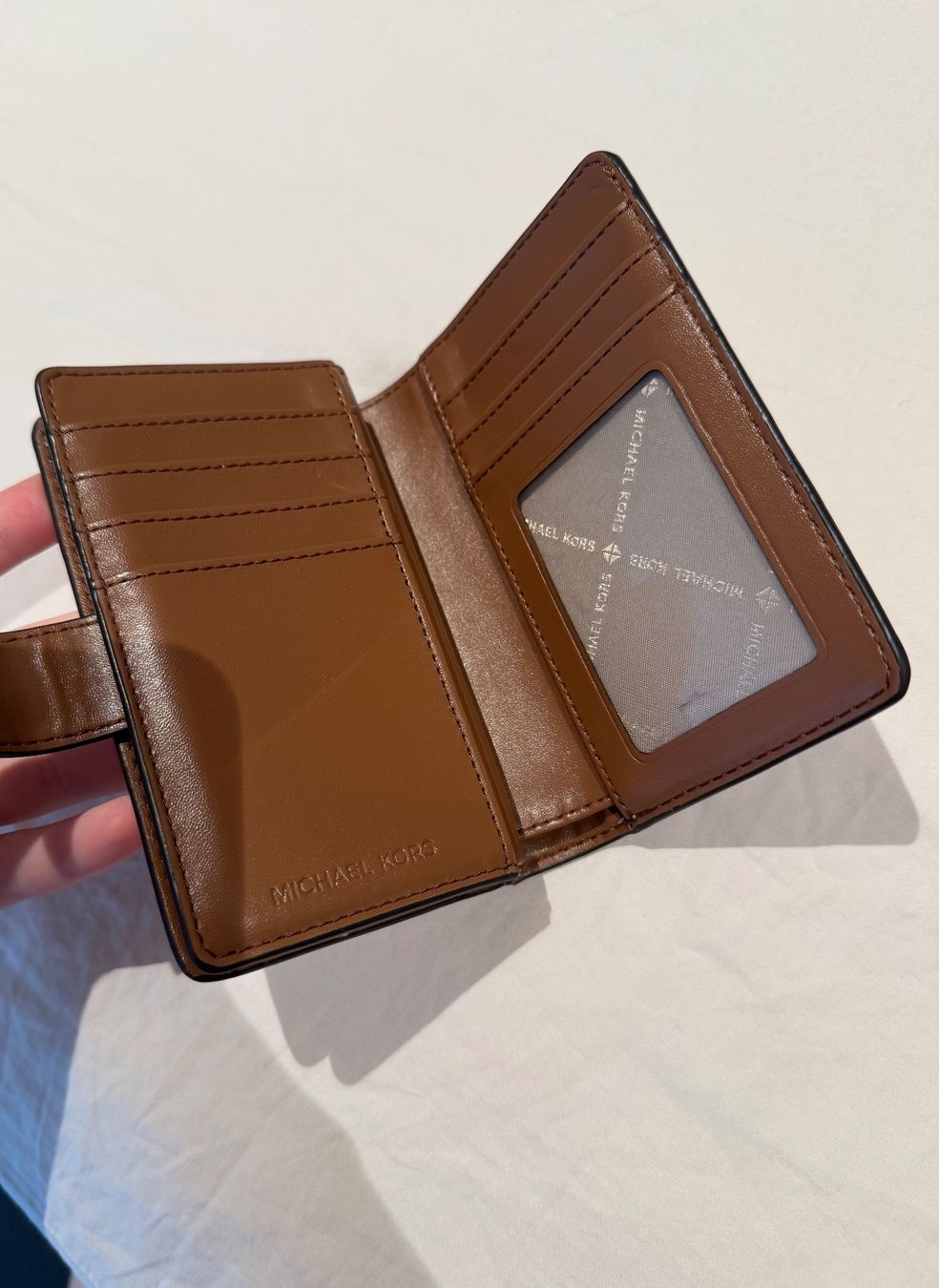 Michael Kors Portemonnaie: Michael Kors Portemonnaie – Gebraucht aus Biel-Benken BL von csr_b6dz 2