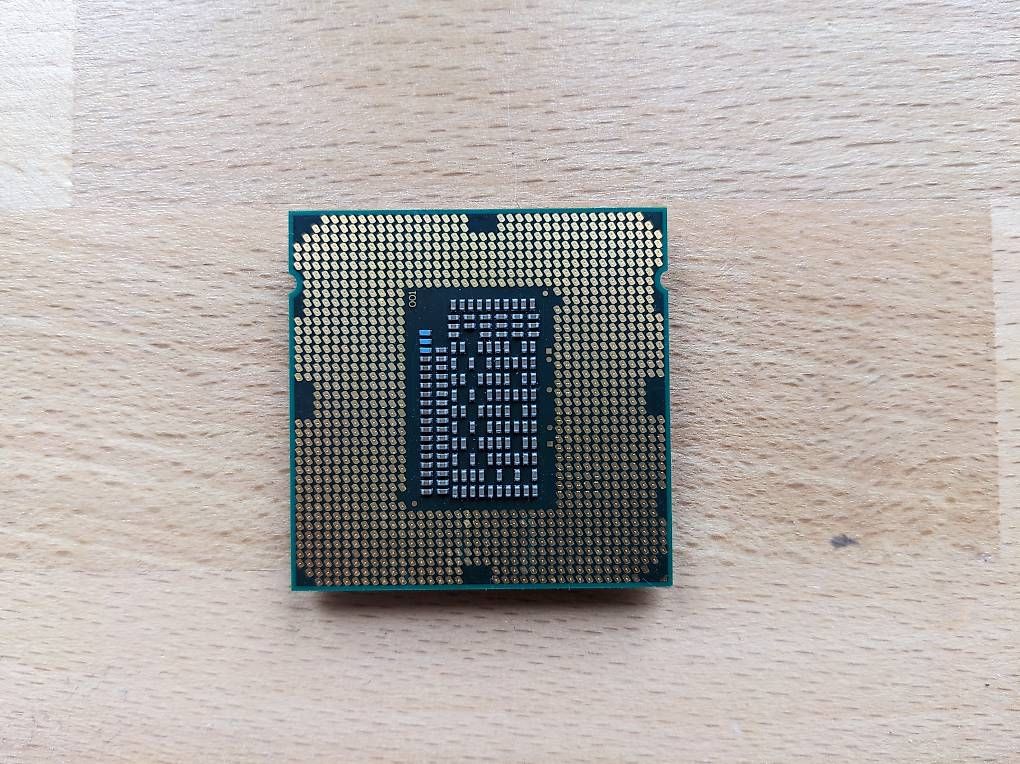 Intel Componenti elettronici: Intel I5 2400 – Usato da Zürich venduto da pau_5xhj 1