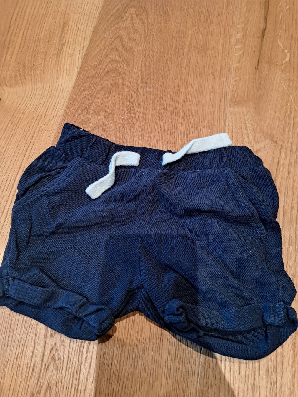 C&A Pantaloni: C&A Shorts, Gr. 86 – Usato da Zell LU venduto da starlight_