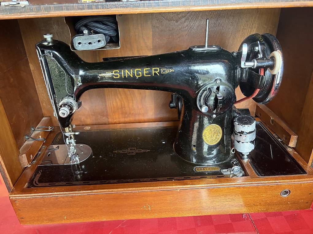 Nähmaschinen: Singer 99K anni 50 con mobile originale funzionante – Gebraucht aus Davesco-Soragno von ele_vxg5