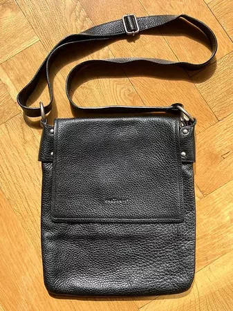 Sac bandoulière en cuir noire Frederic T